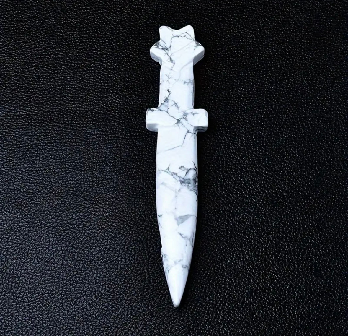 Mini athamé sculpté en pierre